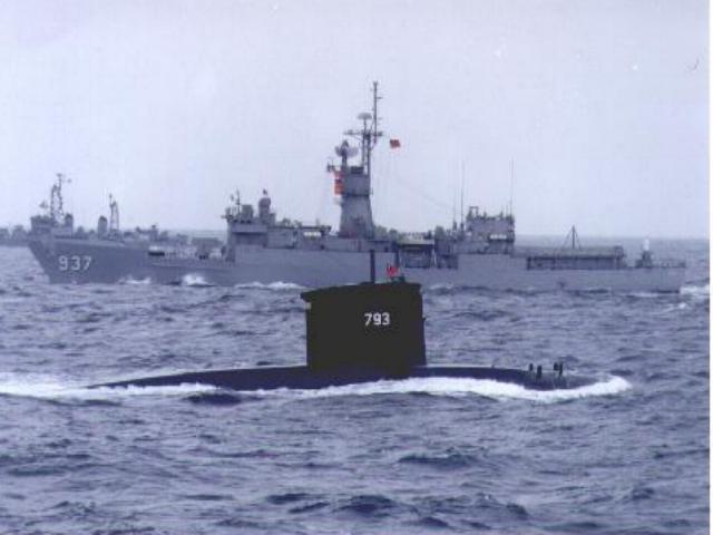 濟陽巡防艦與劍龍潛艦